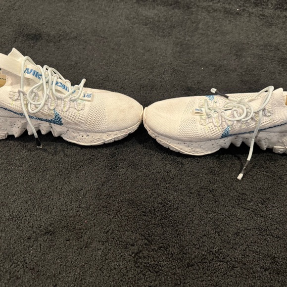 Nike Cream and Blue Athletic Shoes size 11 - Picture 7 of 7